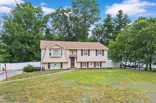 66 Townsend Ave, Salem, NH, 03079-2334 | Card Image