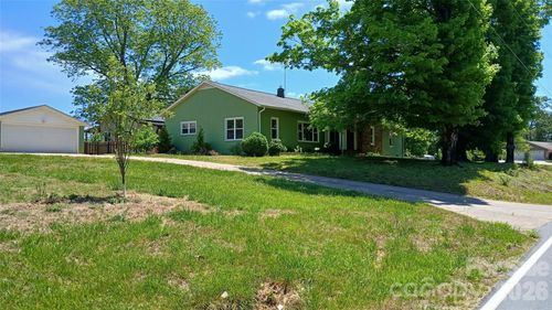 300 Woodlawn Dr, Connelly Springs, NC, 28612-7904 | Card Image