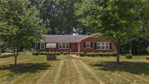 4018 Snyder Drive, Winston Salem, NC, 27127 | Card Image