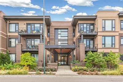 112 - 6618 E Lowry Boulevard, Condo with 2 bedrooms, 1 bathrooms and 2 parking in Denver CO | Image 1