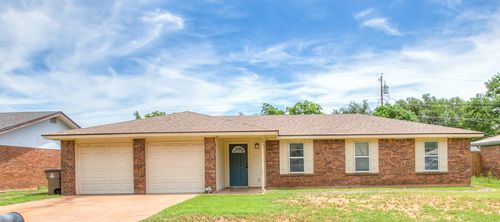 230 Nottingham Trl, San Angelo, TX, 76901-4703 | Card Image
