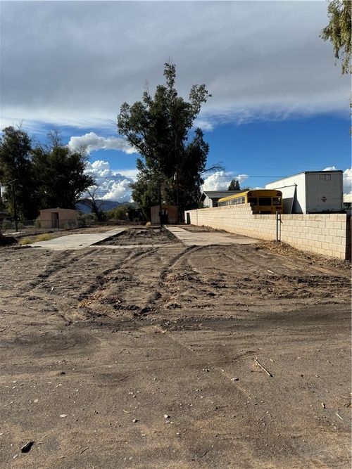 10561 S Fremont Rd, Mohave Valley, AZ, 86440-9635 | Card Image