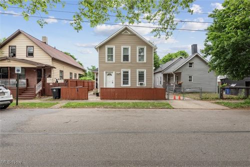 3074 Erin Ave, Cleveland, OH, 44113-5019 | Card Image