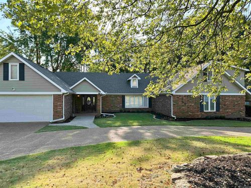1408 Hillcrest Dr, Jonesboro, AR, 72401-5118 | Card Image
