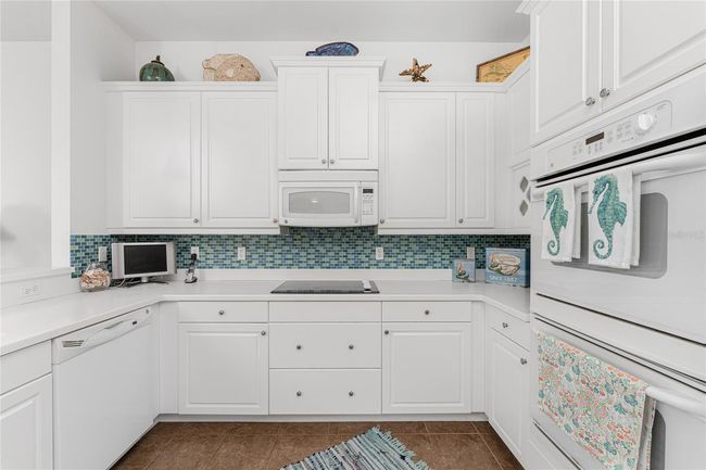 UNIT-202 - 11100 Hacienda Del Mar Blvd, Condo with 2 bedrooms, 3 bathrooms and null parking in PLACIDA FL | Image 12