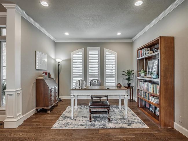 Formal dining could make a great office! | Image 5
