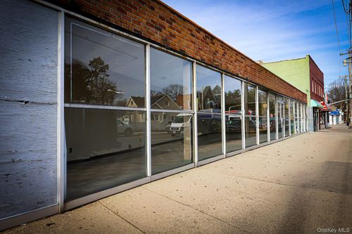 415 Clinton St, Hempstead, NY, 11550-1734 | Card Image