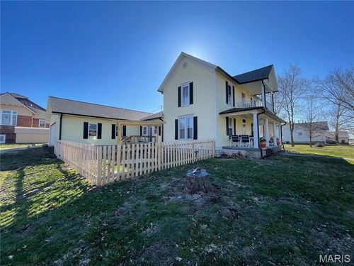 506 E Jefferson St, Perry, MO, 63462-1130 | Card Image