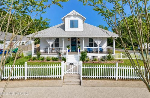 2102 19th Ave, Gulfport, MS, 39501-4742 | Card Image