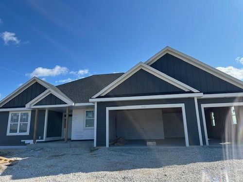 9800 N Migratory Court, Mequon, WI, 53097 | Card Image