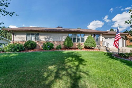105 5th Ave Nw, Spring Grove, MN, 55974-1214 | Card Image
