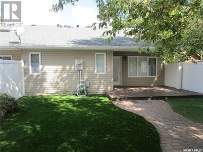 106 5 Th Ave E, Townhouse with 1 bedrooms, 2 bathrooms and null parking in Assiniboia SK | Image 3