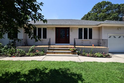 433 Revilo Ave, Shirley, NY, 11967-1543 | Card Image