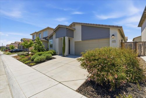 2240 Borealis Cir, Roseville, CA, 95747-4480 | Card Image