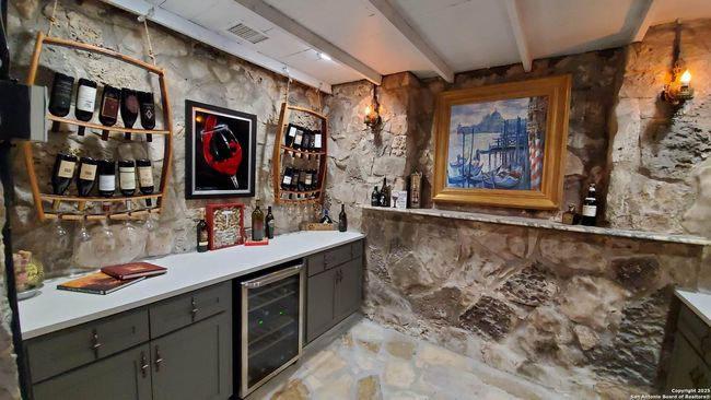 9810 Park Dr, House other with 2 bedrooms, 3 bathrooms and null parking in Helotes TX | Image 12