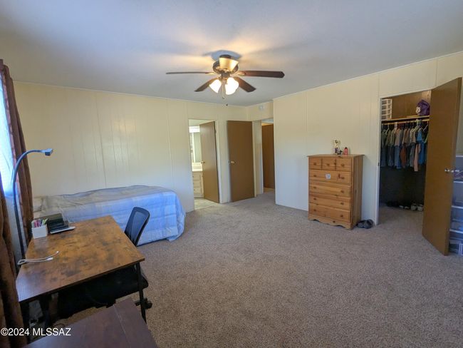 Master Bedroom | Image 8