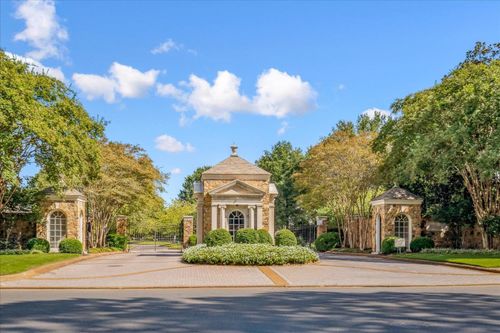 155 Ascot Park Common Dr, Memphis, TN, 38120-2380 | Card Image