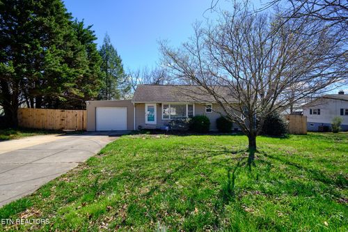 548 Murray Dr, Knoxville, TN, 37912-1905 | Card Image