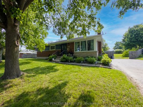 155 Cromwell St, Campbellford, ON, K0L1L0 | Card Image