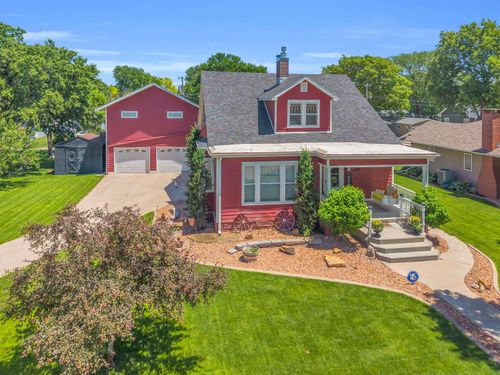 320 Medina Ave, Bertrand, NE, 68927-1212 | Card Image
