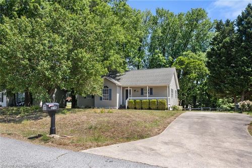 118 Hidden Hills Drive, Thomasville, NC, 27360 | Card Image