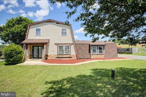 4521 Fort Mccord Rd, CHAMBERSBURG, PA, 17202-9559 | Card Image