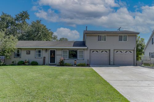 717 Mccool Rd, Valparaiso, IN, 46385-8857 | Card Image