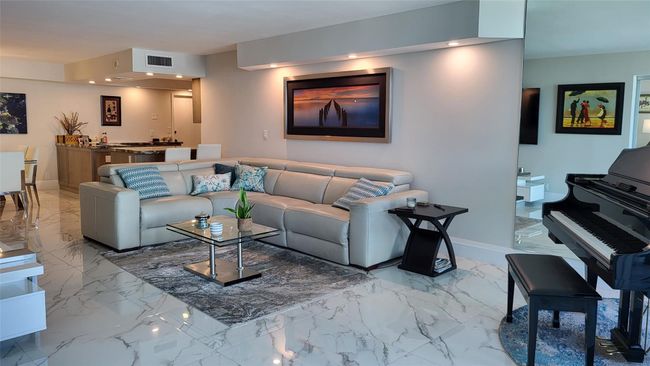 APT-1407 - 1360 S Ocean Blvd, Condo with 2 bedrooms, 2 bathrooms and null parking in Pompano Beach FL | Image 13