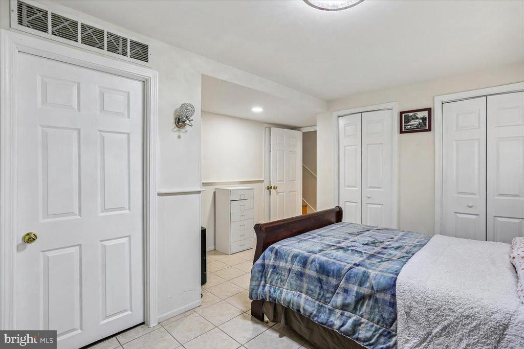Residential in ROCKVILLE 4