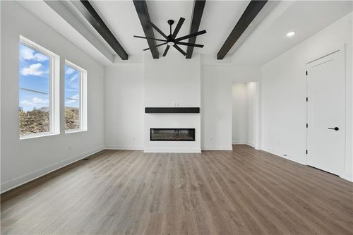 1607 Nw 105th Ter, Kansas City, MO, 64155-1647 | Card Image