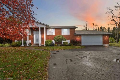 725 Highway 54, Brantford, ON, N3S0G2 | Card Image