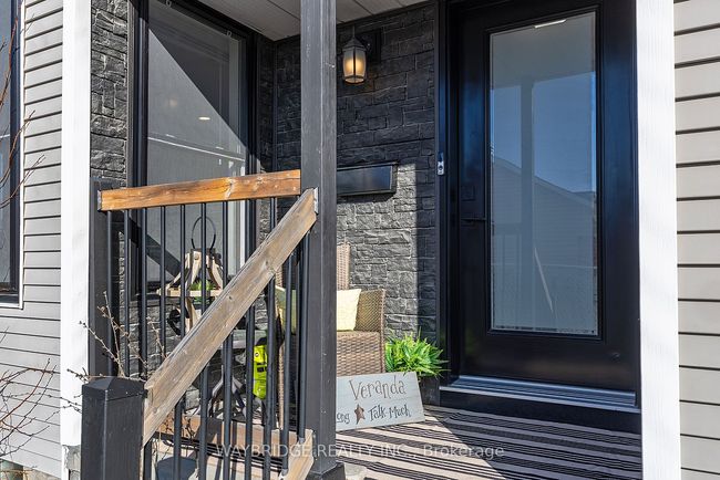 24 Mckeown Cres, House attached with 3 bedrooms, 2 bathrooms and 4 parking in Amherstview ON | Image 6