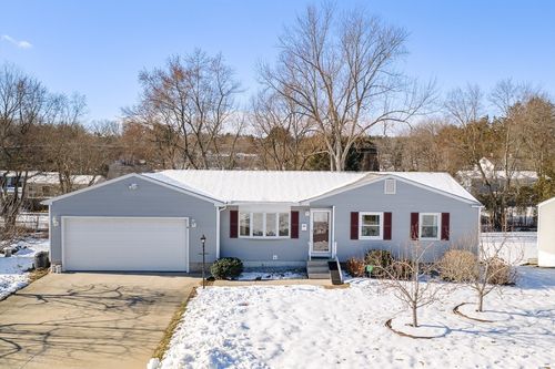 91 Knollwood Cir, Holyoke, MA, 01040-1417 | Card Image