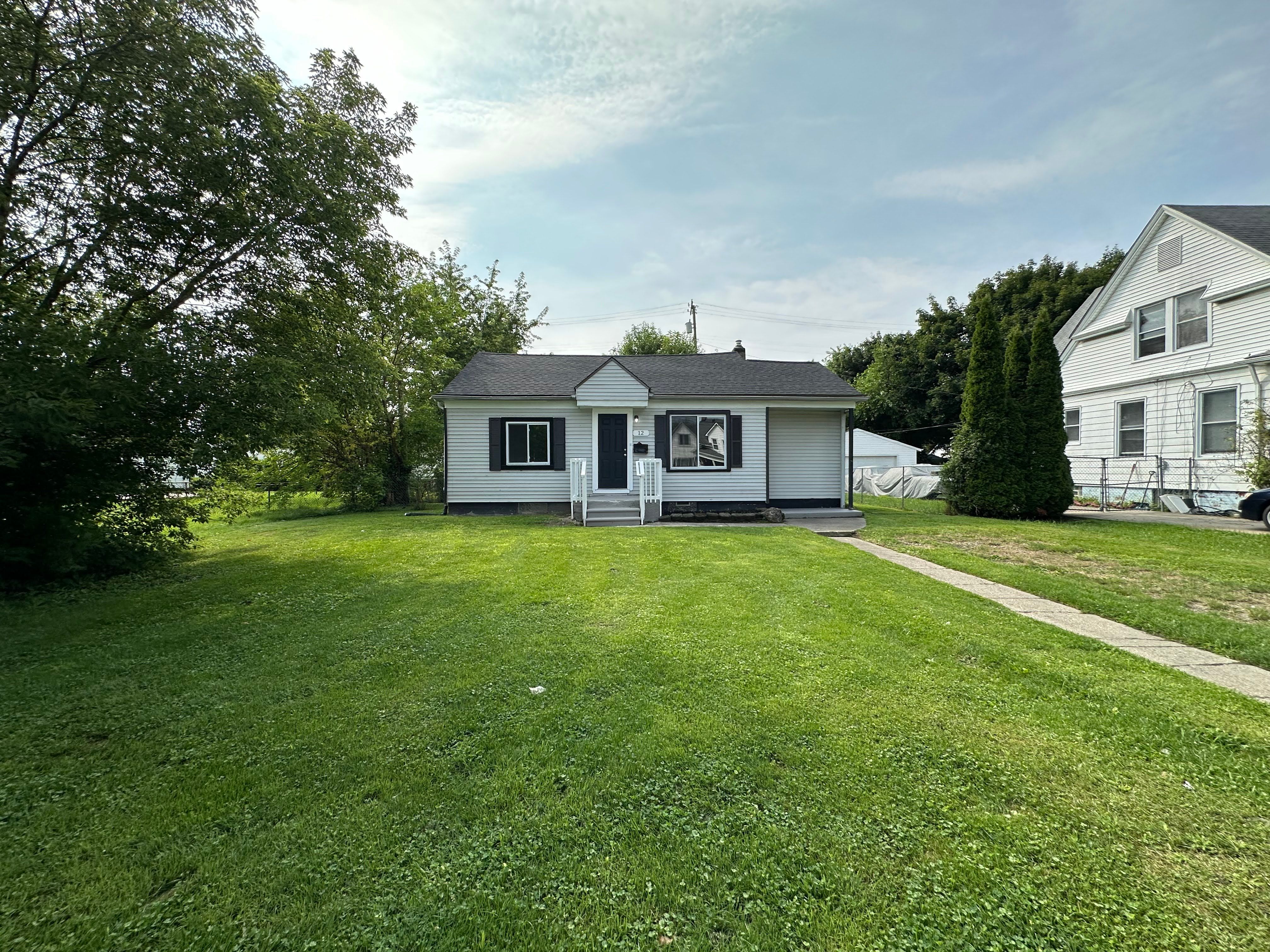 Howard St, Mount Clemens, MI 48043