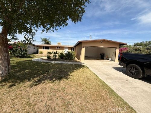 7 Candy St, Bakersfield, CA, 93309-2033 | Card Image