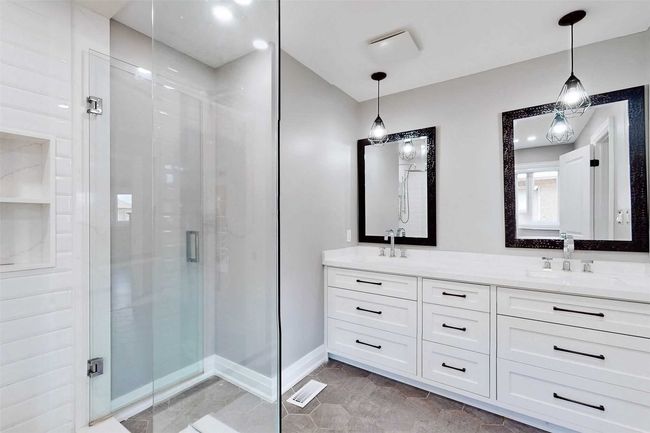 MAIN - 10 Purcell Cres, House other with 4 bedrooms, 3 bathrooms and 4 parking in Maple ON | Image 25