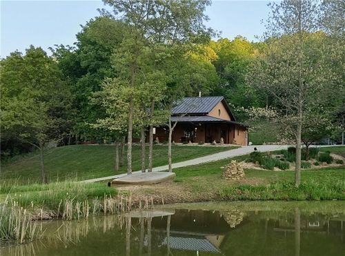 3395 Buck Creek Rd, Oskaloosa, KS, 66066-4084 | Card Image