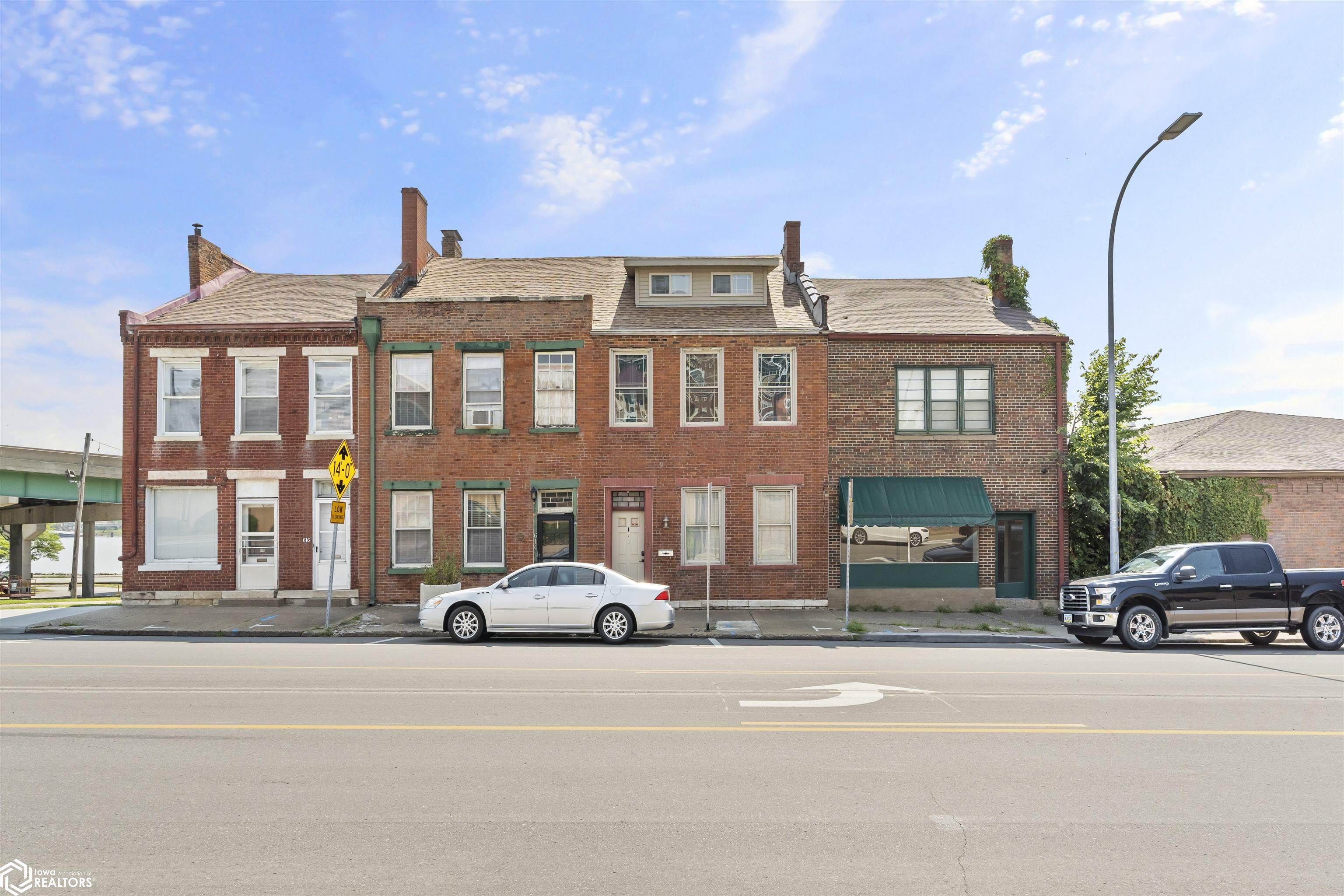 Main St, Burlington, IA 52601