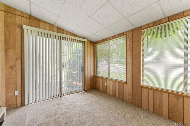 3 seasons room | Image 11