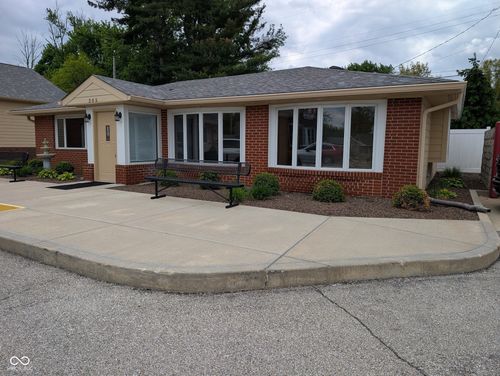 305 E 38th St, Anderson, IN, 46013-4649 | Card Image