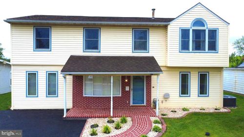 632 Auburn Rd, FAIRLESS HILLS, PA, 19030-2418 | Card Image