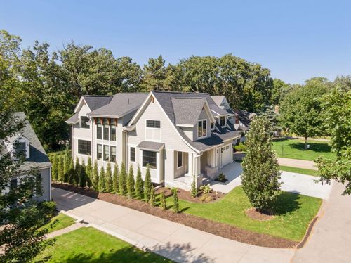 141 Benton Ave, Wayzata, MN, 55391-1110 | Card Image