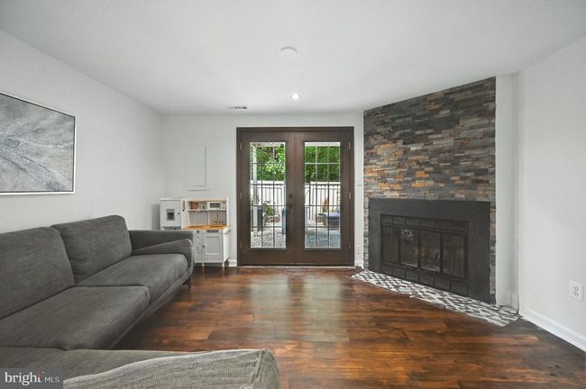 1653 Fieldthorn Dr, Townhouse with 2 bedrooms, 3 bathrooms and null parking in RESTON VA | Image 28