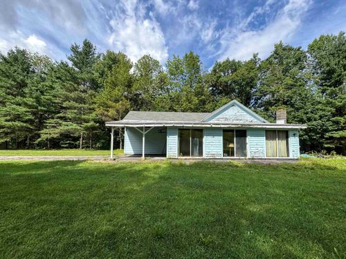 12 Hurley Ln, Bennington, VT, 05201-8875 | Card Image