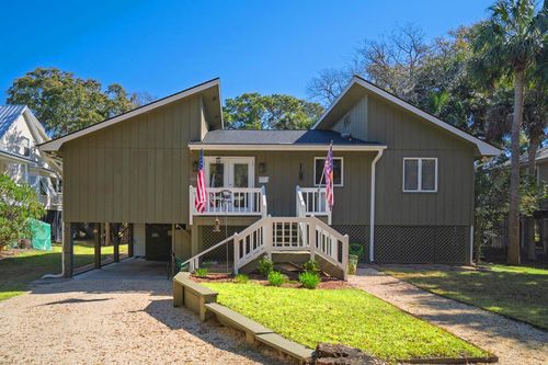 3323 Myrtle St, Edisto Island, SC, 29438-3714 | Card Image