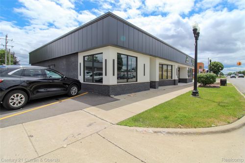 24435 W Warren St, Dearborn Heights, MI, 48127-2223 | Card Image