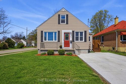 216 Thompson Road, London South, ON, N5Z2Z1 | Card Image