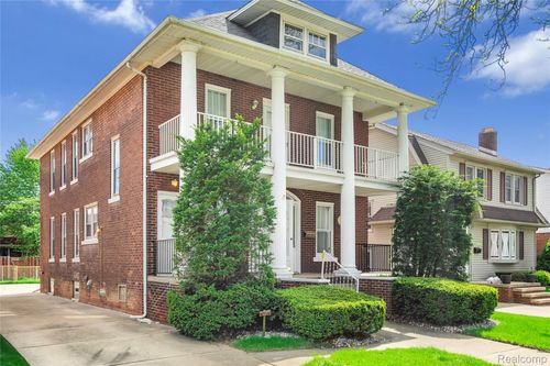 611 Emmons Boulevard, Wyandotte, MI, 48192 | Card Image