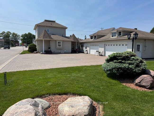 218 Nipissing St, House other with 3 bedrooms, 3 bathrooms and 6 parking in Sturgeon Falls ON | Image 10