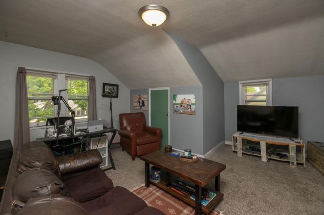 Upstairs Living Room | Image 18